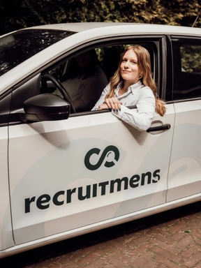 Recruiter img